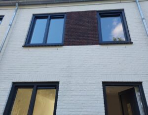 Gevel tussenwoning schoon