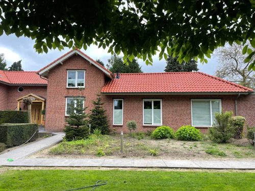 Grote woning met gevel helemaal schoon